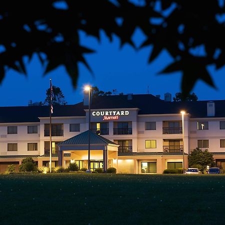 Courtyard By Marriott Columbus Tipton Lakes Hotel Exterior photo