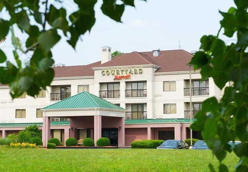 Courtyard By Marriott Columbus Tipton Lakes Hotel Exterior photo