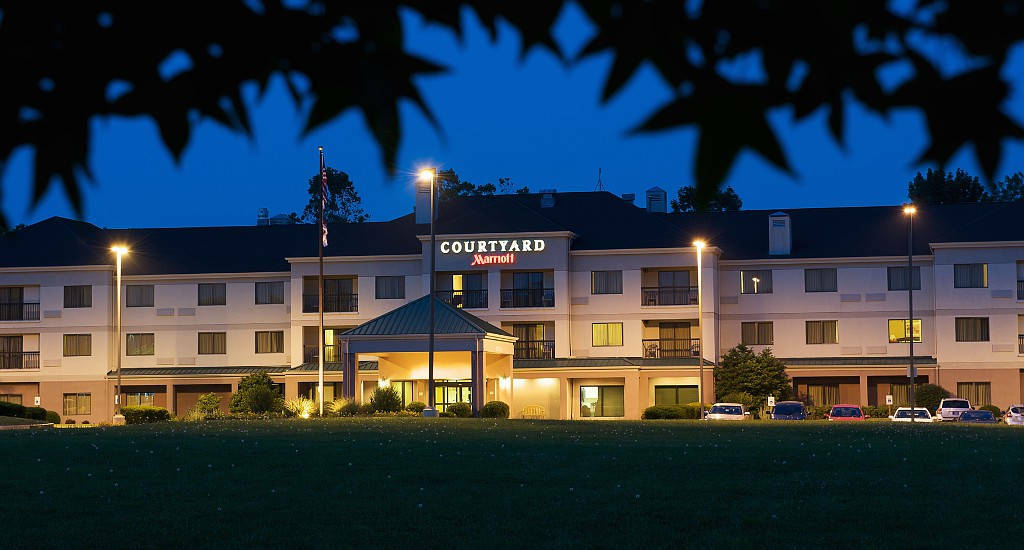 Courtyard By Marriott Columbus Tipton Lakes Hotel Exterior photo